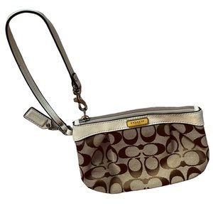 Coach Wristlet NWOT Jacquard Logo Print Crean Leather Trim Brown Tan Exterior